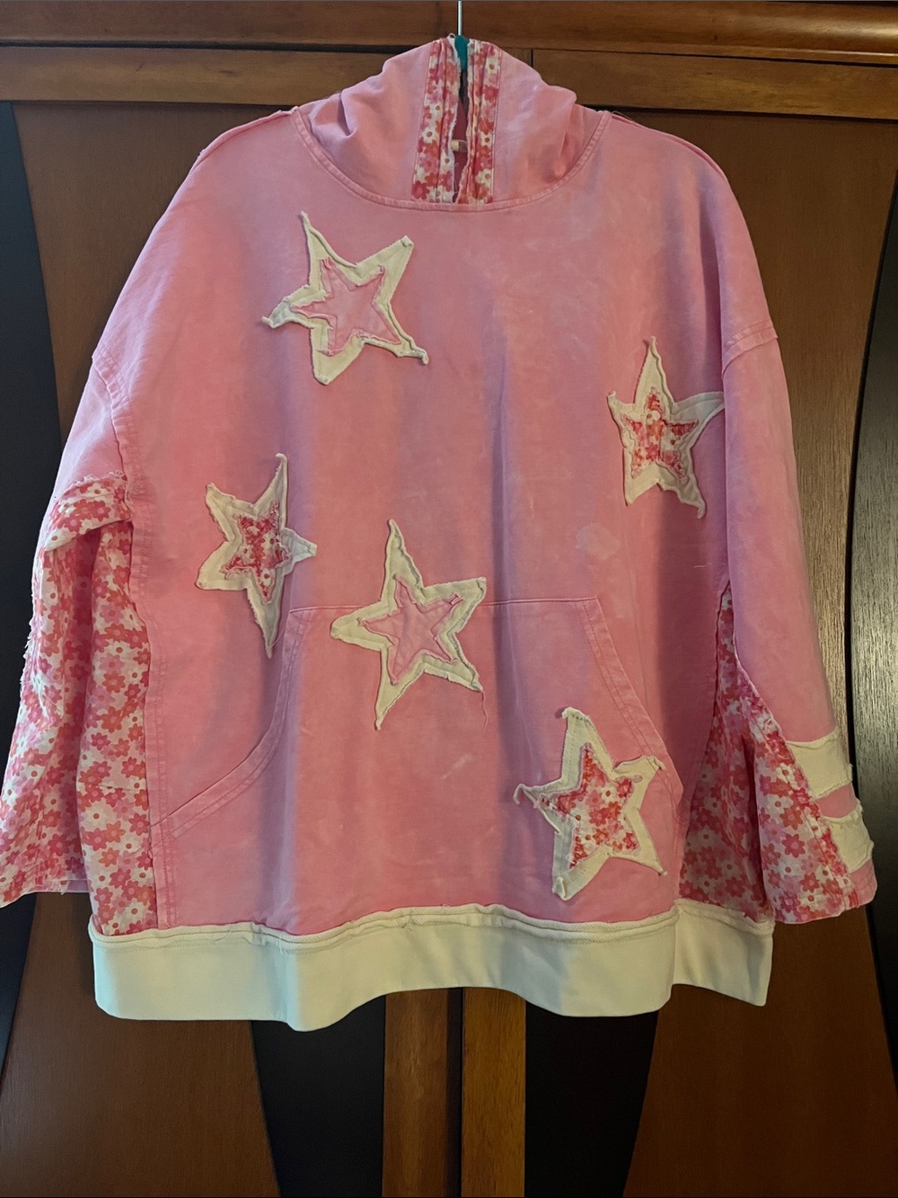 Sage & Fig Pink-White-Floral Star Patch Hoodie w/Kangaroo Pocket & Floral Panels